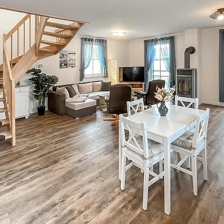 펜션 Ferienhaus Zirchow Zirchow